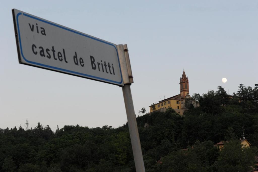 Locanda Castel De Britti Guest House San Lazzaro di Savena Exterior photo